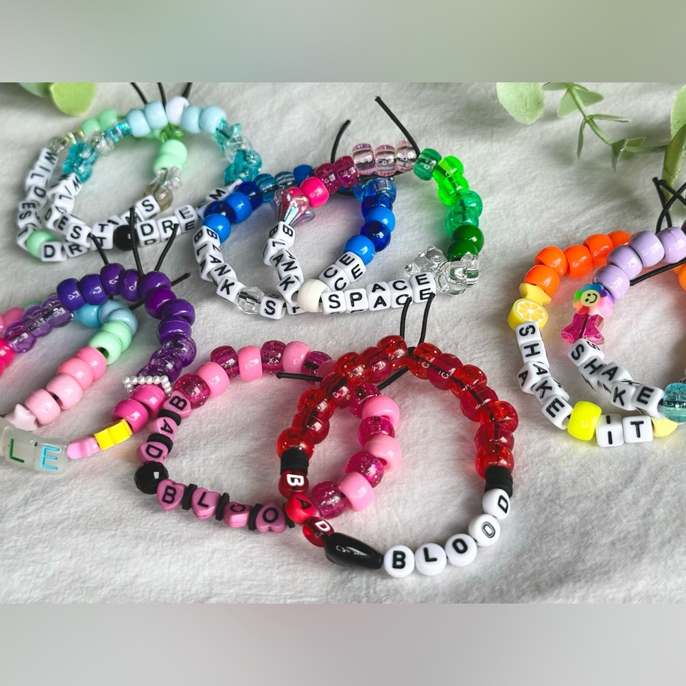 Taylor Swift Friendship Bracelets